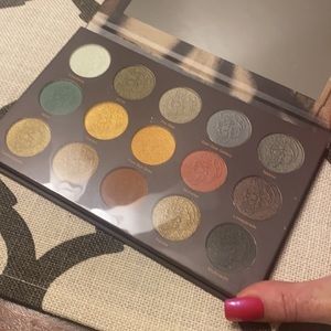 Nomad Cosmetics eyeshadow palette